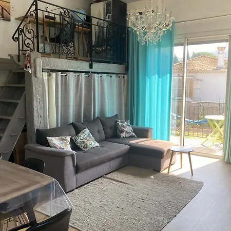 Casa de Férias Comfortable And Quiet Garden Level In Cannes